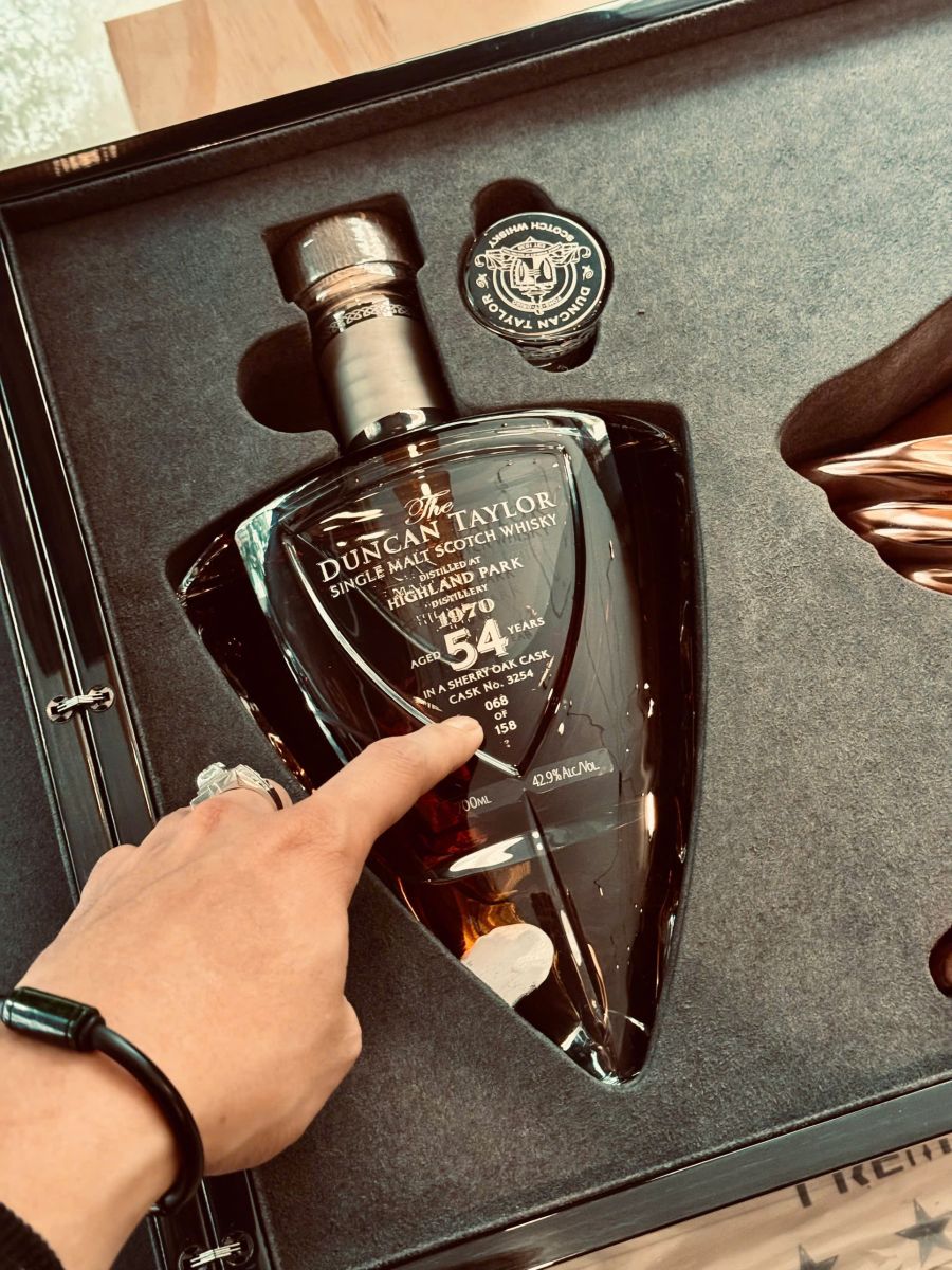 Rượu Whisky Highland Park 54 Year Old Duncan Taylor 1970
