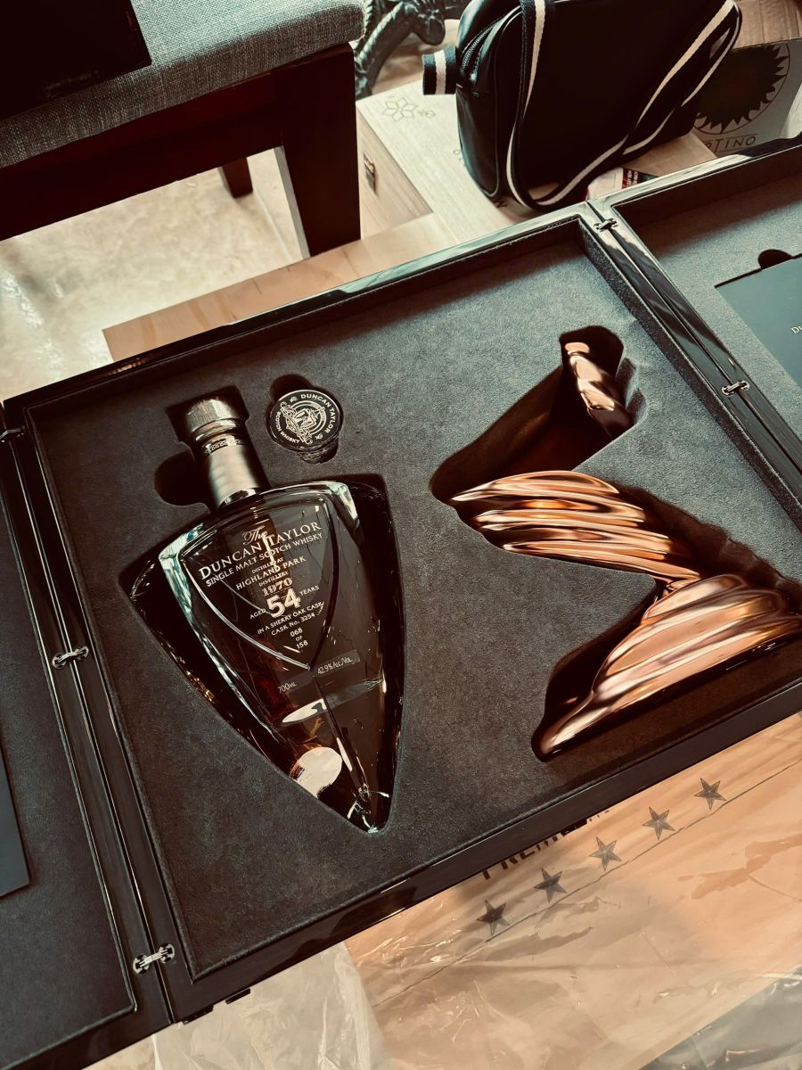 Rượu Whisky Highland Park 54 Year Old Duncan Taylor 1970