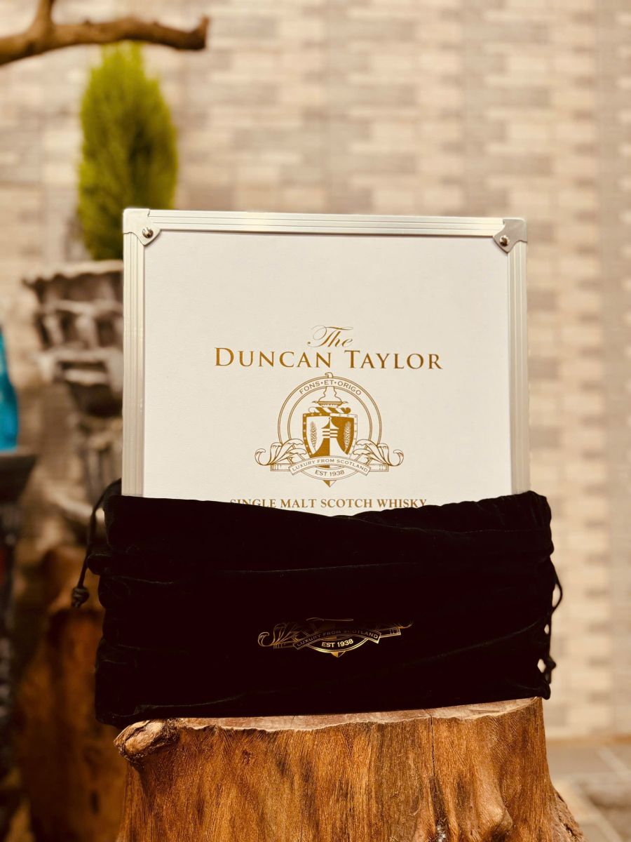 Rượu Whisky Macallan 31 Year Old The Wealth Spirit Series Duncan Taylor 1992
