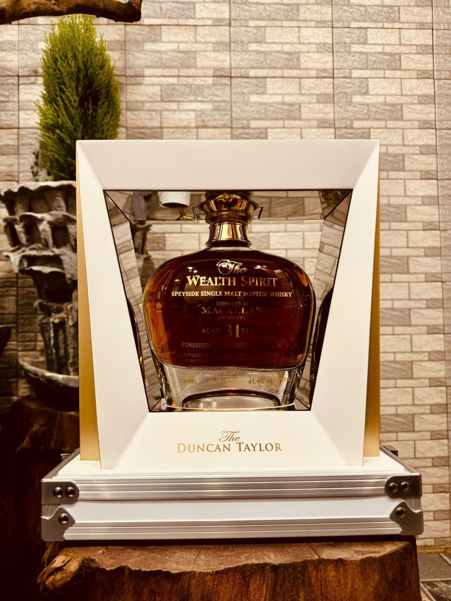 Rượu Whisky Macallan 31 Year Old The Wealth Spirit Series Duncan Taylor 1992