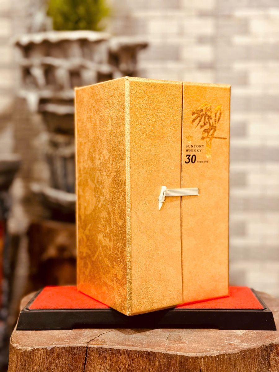 Rượu Whisky Nhật Hibiki 30 Gold Limited Edition