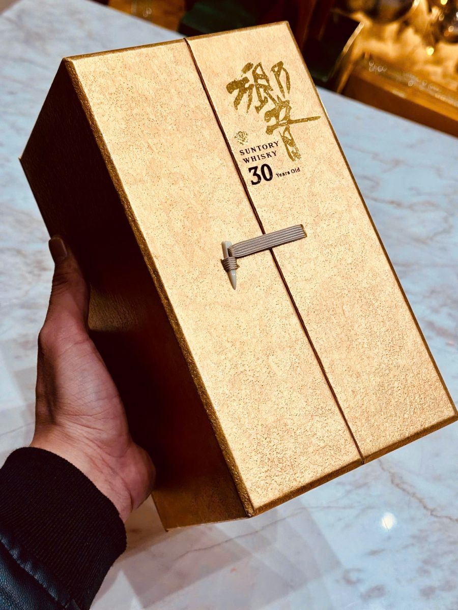 Rượu Whisky Nhật Hibiki 30 Gold Limited Edition