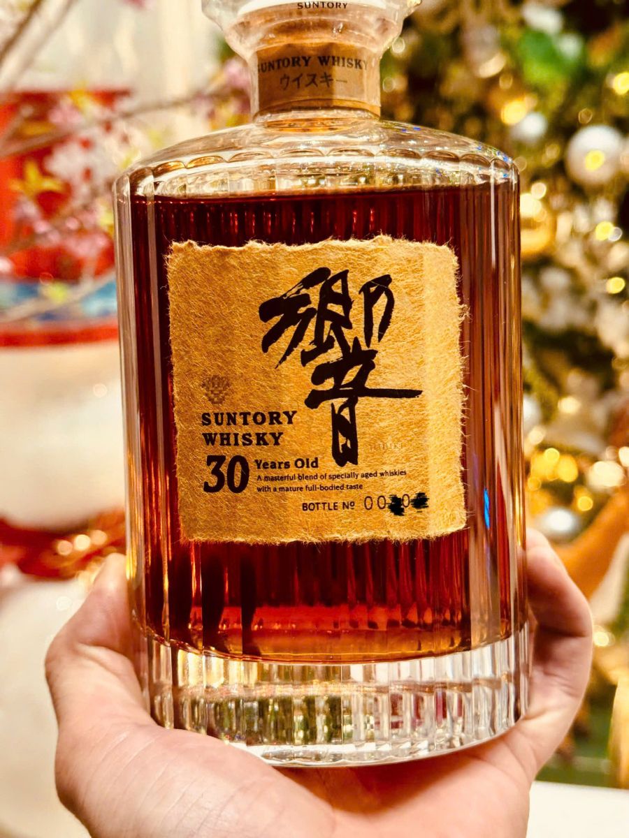 Rượu Whisky Nhật Hibiki 30 Gold Limited Edition